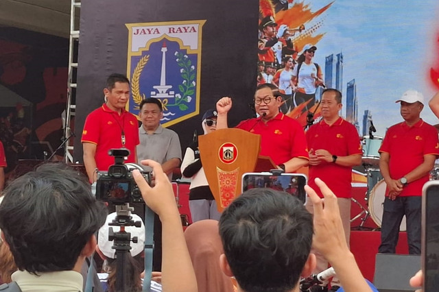 Gubernur DKI Jakarta Pramono Anung membuka Festival Olahraga Rakyat di Jakarta Internasional Velodrome, Rawamangun , Jakarta Timur, Minggu (4/10/2026). Foto: Pradya Tirta/kumparan