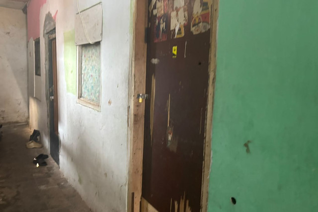 Lokasi kontrakan yang menjadi TKP penganiayaan bayi di Jatinegara, Cakung, Jakarta Timur, Minggu (4/10/2026). Foto: Pradya Tirta/kumparan