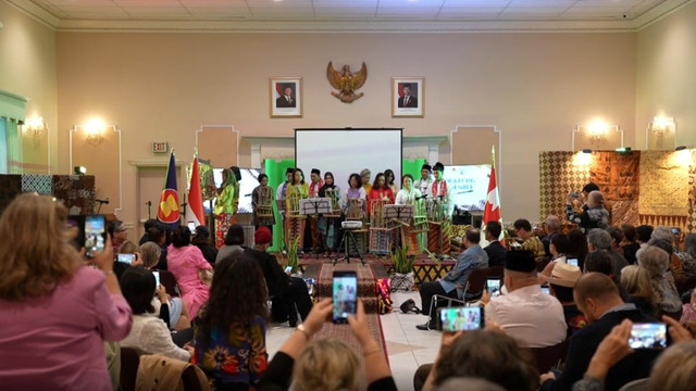 KBRI Ottawa menggelar acara resepsi bertema Batik: From Indonesia to the World di Aula Caraka Nusantara KBRI Ottawa, Kanada. Foto: KBRI Ottawa