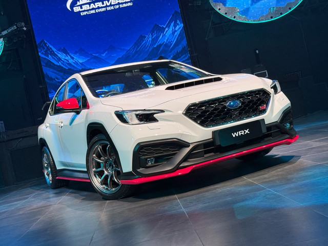 Peluncuran Subaru WRX STI Cherry Red Sport Edition, Sabtu (3/10/2026). Foto: Syahrul Ghiffari/kumparan