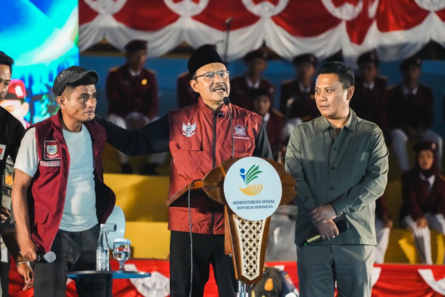 Mensos Gus Ipul menghadiri acara Data Akurat, Sasaran Tepat: Penguatan Penjangkauan Sekolah Rakyat dan Perlindungan Sosial di GOR Sudiang, Kota Makassar, Minggu (4/10/2026). Foto: Dok. Kemensos