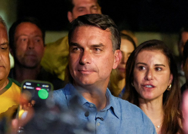 Calon presiden Brasil dari Partai Liberal (PL), Flavio Bolsonaro di Brasilia, Brasil, Minggu (4/10/2026). Foto: Diego Herculano/REUTERS