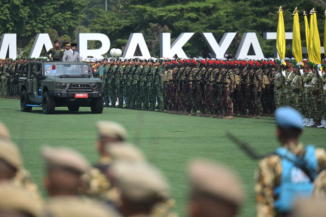 Presiden Prabowo Subianto saat pemeriksaan pasukan dalam Upacara HUT ke-81 TNI di Mabes TNI, Cilangkap, Jakarta, Senin (5/10/2026). Foto: Galih Pradipta/ANTARA FOTO