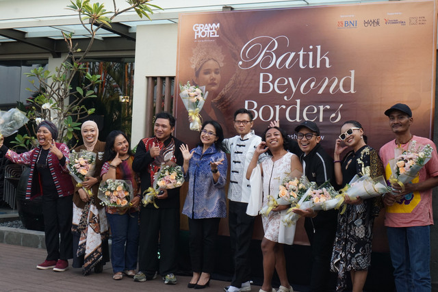 Memperingati Hari batik Nasional Batik GRAMM Hotel by Ambarrukmo menggelar Beyond Borders – Hi-Tea Fashion Showyang, Jumat (2/10). Foto: Dok. Istimewa.