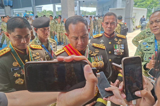 Doorstop Panglima TNI Agus Subiyanto di Mabes TNI, Cilangkap, Jakarta Timur, Senin (5/10/2026).  Foto: Pradya Tirta/kumparan