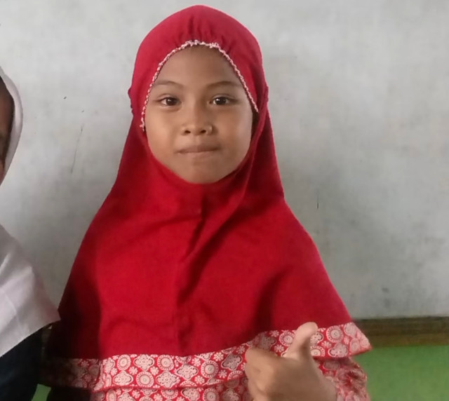 Devina Aqila, anak kelas 3 SD hobi main bola. Foto: Instagram/@pjokbersamayusuf
