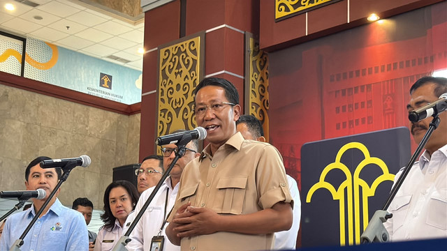 Menteri Hukum Supratman Andi Agtas dalam konferensi pers terkait penanganan overcapacity di Bidang Pemasyarakatan, di Kementerian Hukum RI, Jakarta Selatan, Senin (5/10/2026). Foto: Zahira Hilman/kumparan