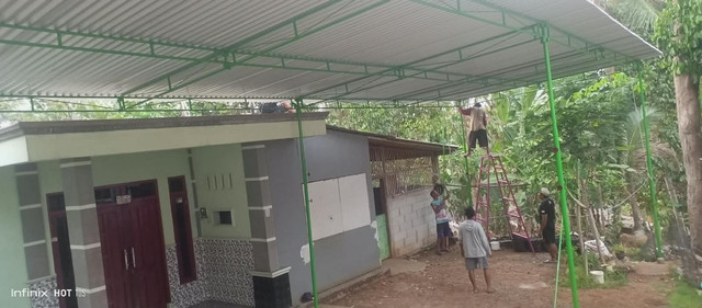 Bantuan Tenda untuk Kebutuhan Warga Desa Selakambang dari Bupati Purbalingga