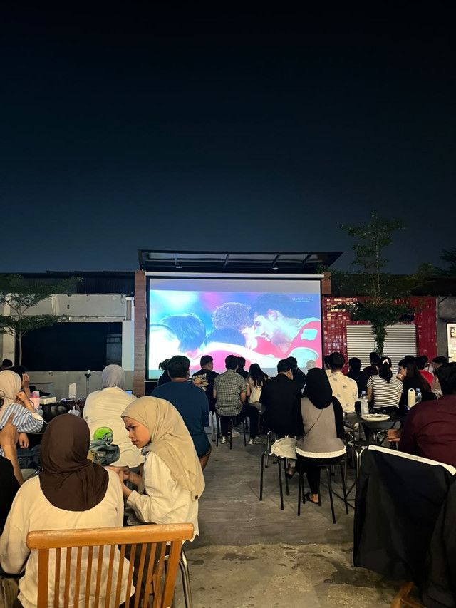 Suasana nonton bareng (nobar) final FIFA ASEAN Cup 2026 (Sumber : Dokpri)