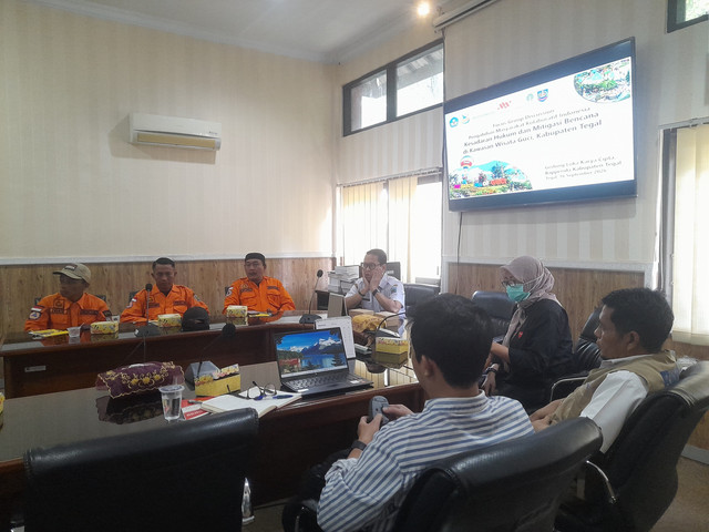 Cegah Bencana dari Hulu, Tim UNNES Dorong Kesadaran Hukum Masyarakat Guci
