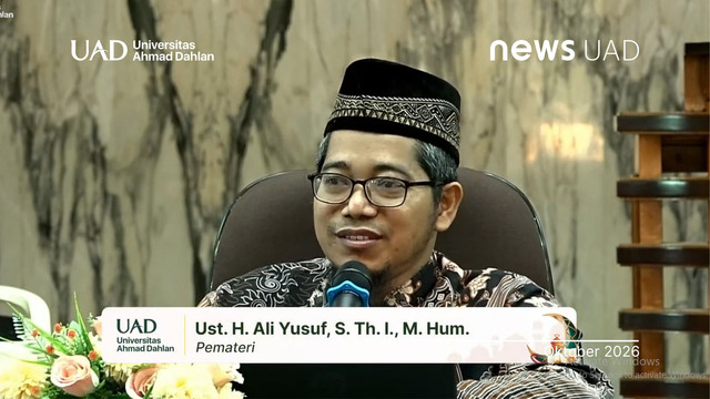 Kajian Rutin Ahad Pagi Masjid Islamic Center Universitas Ahmad Dahlan (UAD) dengan pemateri Ustaz H. Ali Yusuf (Foto. Vita)