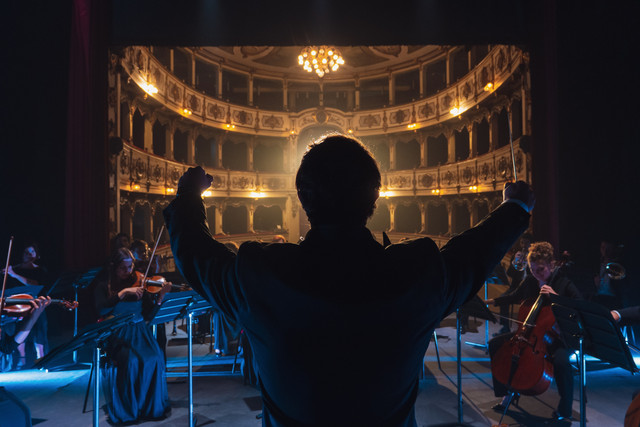 Ilustrasi orkestra. Foto: Kitreel/Shutterstock