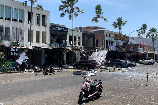 Ledakan di kompleks ruko San Antonio di Jalan Kalisari Utara I, Mulyorejo, Surabaya, Selasa (6/10/2026). Foto: Farusma Okta Verdian/kumparan