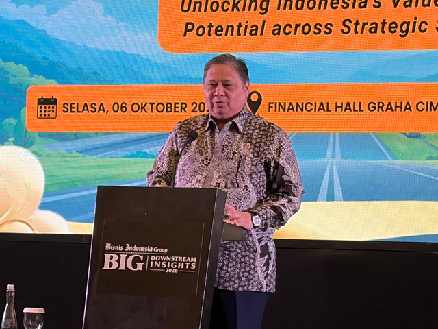 Menteri Koordinator Perekonomian Airlangga Hartarto dalam acara Downstreaming Insights 2026 di Graha CIMB Niaga, Jakarta Selatan, Selasa (6/10/2026).
Foto: Najma Ramadhanya/kumparan