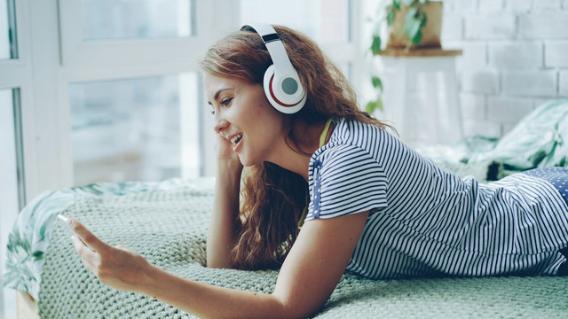 Ilustrasi Makna Lagu Never Change Nathaniel Rivan, Foto: Unsplash/Vitaly Gariev
