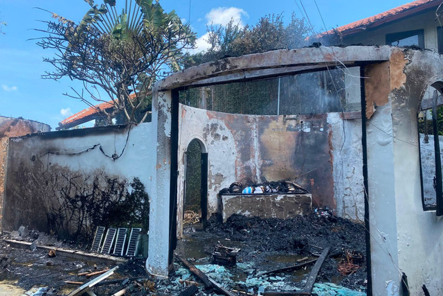Kondisi vila yang dihuni oleh WN Nepal bernama Gaorap Rana (45) usai terbakar pada Senin (5/10/2026). Foto: Dok. Polres Badung