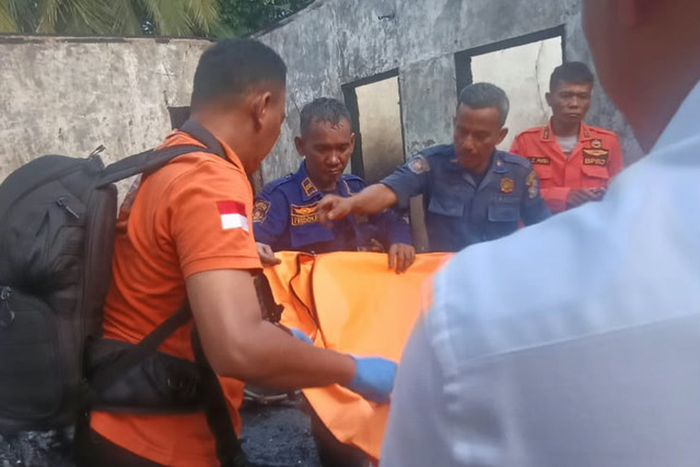 Seorang balita perempuan berumur 2 tahun 8 bulan tewas terjebak di dalam kamar saat kebakaran, Deli Serdang, Senin (5/10/2026). Foto: Dok. Damkar Deli Serdang
