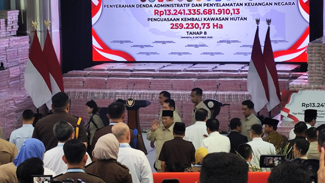 Presiden Prabowo Subianto tiba di Kejaksaan Agung, Jakarta, Selasa (6/10/2026). Foto: Jonathan Devin/kumparan