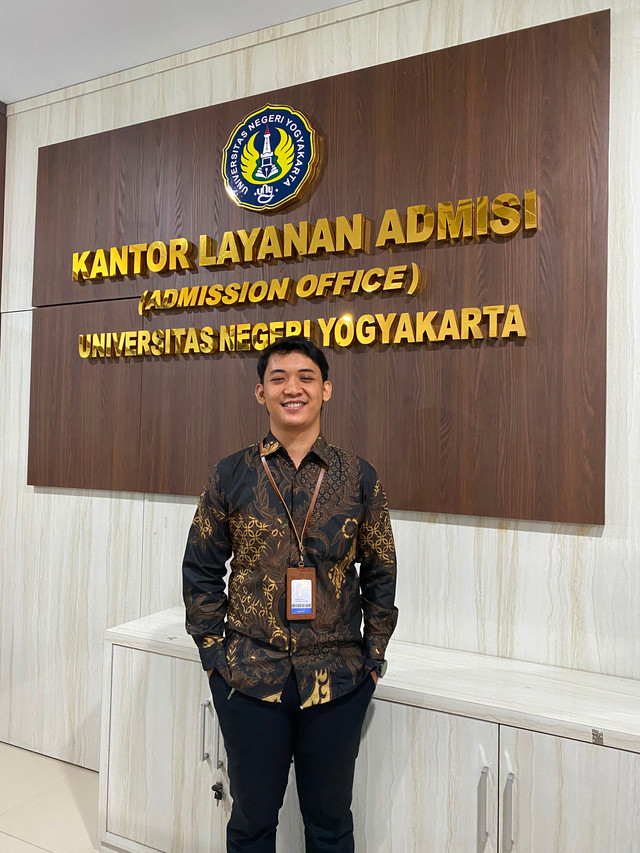 Ahmad Hilmi Rusyadi / S1 - Pendidikan Pancasila dan Kewarganegaraan (Koleksi Pribadi)