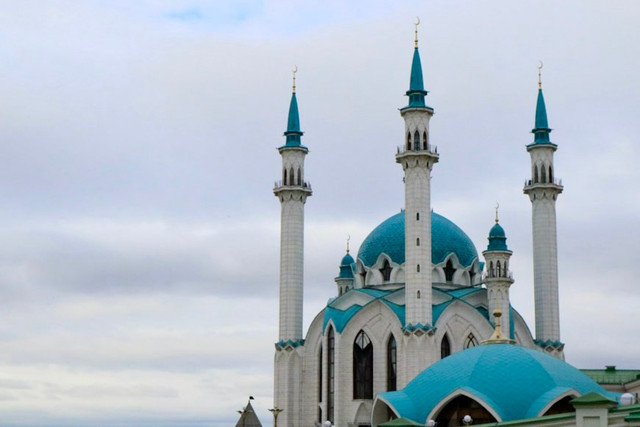 ILustrasi Orang tua yang sudah renta dan pikun boleh meninggalkan puasa tetapi wajib baginya untuk. Foto: Unsplash/ekrem osmanoglu