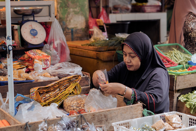 Foto Pasar Indonesia - https://images.pexels.com/photos/27109726/pexels-photo-27109726.jpeg