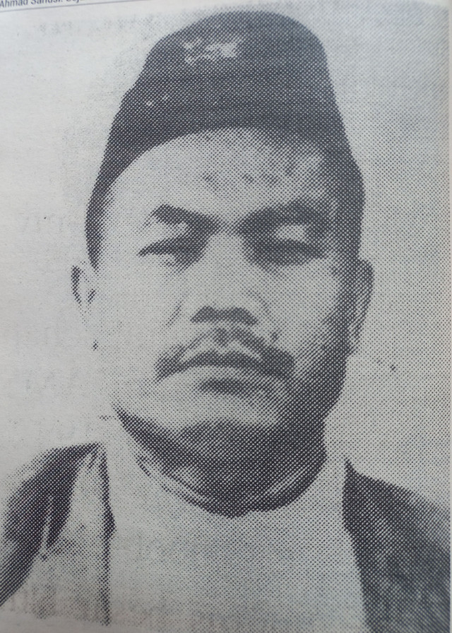 Photo KH. Ahmad Sanusi (1942) dimuat dalam Majalah Suara Asia diterbitkan Pemerintah Balatentara Jepang juga terdapat dalam lampiran buku Risalah Sidang BPUPKI PPKI (Sumber: Asep Mukhtar Mawardi dari Khazanah Arsip Nasional RI dalam Buku Biografi KH. Ahmad Sanusi karya Dr. Munandi Saleh, M. Si).
