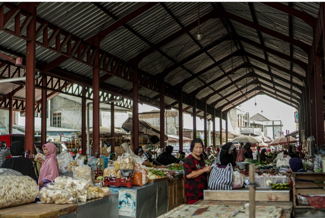 Sumber: (tsaqif ss) https://www.pexels.com/id-id/foto/orang-orang-masyarakat-rakyat-manusia-5192117/