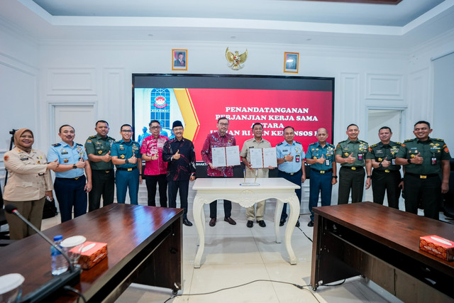 Acara penandatanganan Perjanjian Kerja Sama (PKS) antara Kemensos dan Unhan di Kampus Unhan Salemba, Jakarta Pusat, Selasa (6/10/2026). Foto: Dok. Kemensos