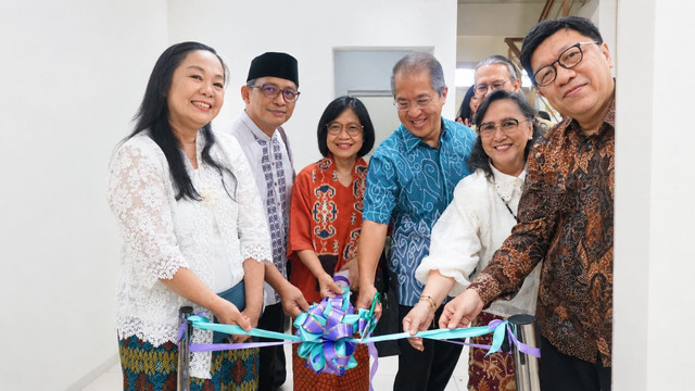 Pemotongan Pita Peresmian (Sumber: Unika Atma Jaya)