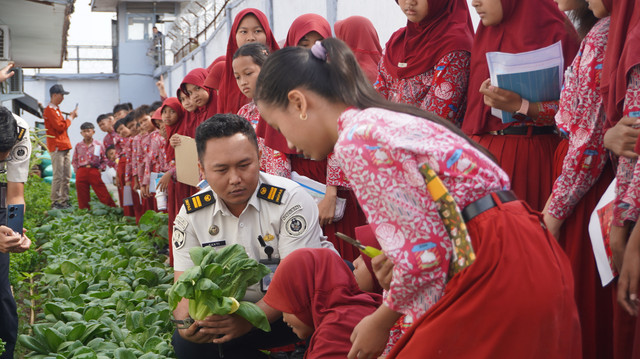 Kegiatan Outing Class SDN Magetan 1 di Rutan Magetan. Foto: Dok. Rutan Magetan