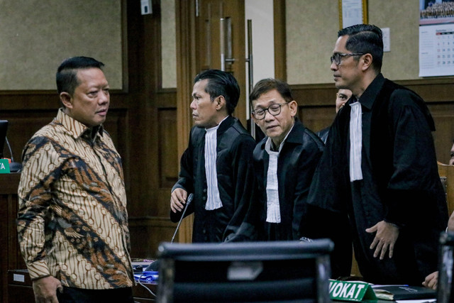 Mantan Jaksa Muda Bidang Tindak Pidana Khusus (Jampidsus) Febrie Adriansyah mengikuti sidang pembacaan dakwaan terkait TPPU dalam penanganan kasus PT ASABRI dan/atau Asuransi Jiwasraya di Pengadilan Tindak Pidana Korupsi, Rabu (7/10/2026). Foto: Jamal Ramadhan/kumparan