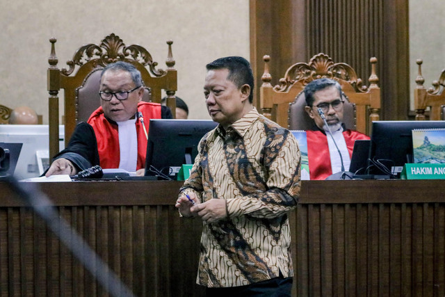 Mantan Jaksa Muda Bidang Tindak Pidana Khusus (Jampidsus) Febrie Adriansyah mengikuti sidang pembacaan dakwaan terkait TPPU dalam penanganan kasus PT ASABRI dan/atau Asuransi Jiwasraya di Pengadilan Tindak Pidana Korupsi, Rabu (7/10/2026). Foto: Jamal Ramadhan/kumparan