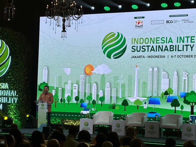 Ketua Dewan Ekonomi Nasional (DEN), Luhut Binsar Panjaitan dalam The Indonesia International Sustainability Forum (IISF) 2026 di Jakarta, Rabu (7/10/2026). Foto: Argya Maheswara/kumparan