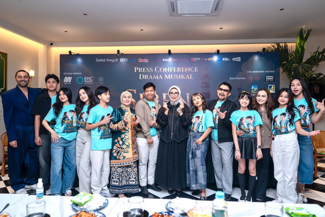 Fatma Saifullah Yusuf apresiasi pelibatan penyandang disabilitas dalam Drama Musikal "Sirena, Air Mata dari Lautan" di Jakarta Pusat, Rabu (7/10/2026). Foto: Kemensos RI
