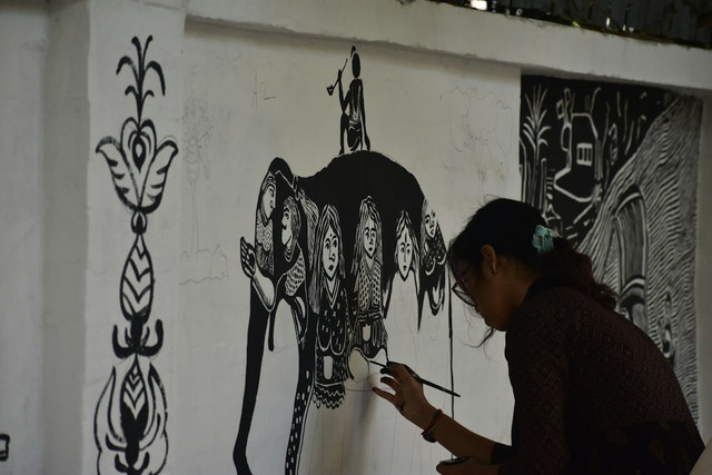 ilustrasi unsur seni rupa yang dihasilkan dengan menggabungkan beberapa garis adalah. Unsplash/Samiul Haque Bhuyan