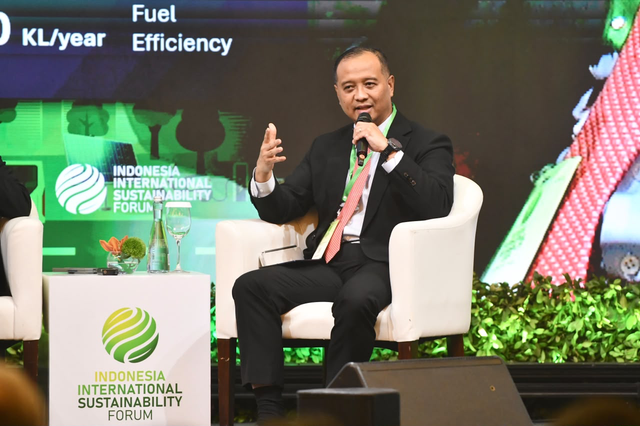 Direktur Transformasi dan Keberlanjutan Bisnis Pertamina, Agung Wicaksono, saat menjadi pembicara dalam Panel Session 1 bertajuk “Powering Growth: Energy Security in the Low-Carbon Era” pada Indonesia International Sustainability Forum (ISF) 2026 di Jakarta, Selasa (6/10/2026). Foto: Dok. Pertamina
