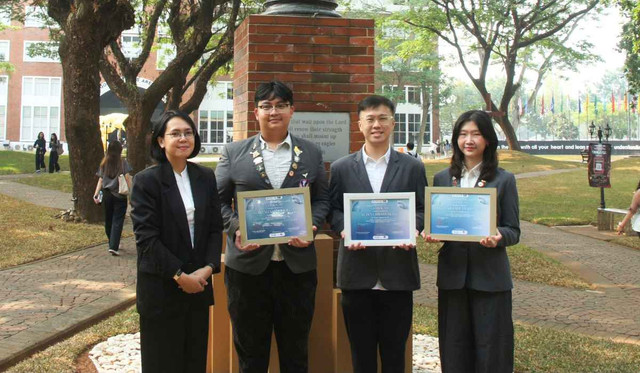 Mahasiswa Fakultas Hukum (FH) Universitas Pelita Harapan (UPH) melalui prestasi Juara 3 English Legal Opinion Competition (ELOC) National Rounds 2026 yang diselenggarakan oleh Asian Law Students’ Association (ALSA) Local Chapter Universitas Gadjah Mada (UGM) pada 22 Agustus 2026 di Universitas Gadjah Mada, Yogyakarta.