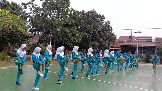 kegiatan pembelajaran PJOK di SMPT Darussalam(Doc Pribadi)