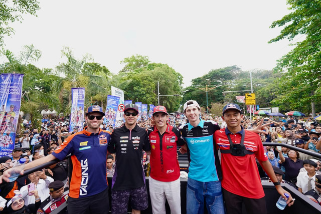Deretan bintang MotoGP sapa langsung masyarakat NTB. Foto: Dok. ITDC