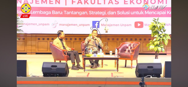 Suasana sesi diskusi dalam seminar manajemen konflik yang diselenggarakan Program Studi Manajemen Universitas Pamulang.
