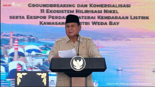 Presiden Prabowo Subianto dalam acara Groundbreaking 11 Ekosistem Hilirisasi Nikel serta Ekspor Perdana Baterai EV, di Halmahera Tengah, Maluku Utara, Kamis (8/10/2026). Foto: YouTube/ Sekretariat Presiden