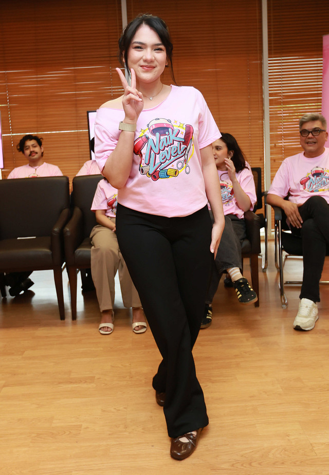 Artis Davina Karamoy saat syukuran film Naik Level di kantor Multivision, Jakarta, Kamis, (8/10/2026). Foto: Agus Apriyanto