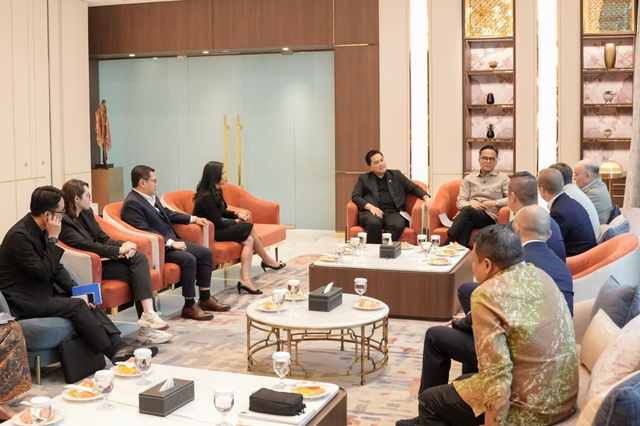 InJourney bersama Danantara, Kementerian Pemuda dan Olahraga RI, Kementerian Keuangan RI, serta MotoGP Sports Entertainment Group menggelar pertemuan dalam mendukung gelaran Pertamina Grand Prix of Indonesia 2026 di Pertamina Mandalika International Circuit, Nusa Tenggara Barat pada Rabu (7/10). Foto: Dok. InJourney