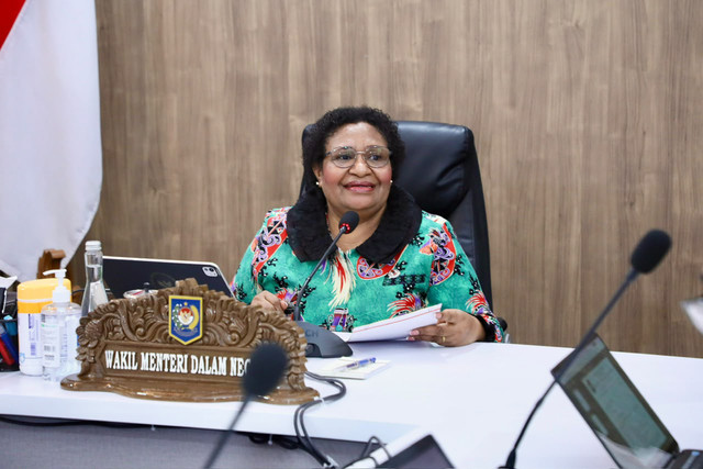 Wamendagri Ribka Haluk pimpin rakor tata kelola Dana Otsus Papua agar tepat sasaran dan berikan asistensi percepatan penyaluran anggaran di Kemendagri, Jakarta, Kamis (8/10/2026). Foto: Kemendagri RI