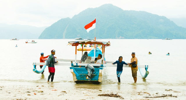 Ilustrasi Kedudukan dan fungsi pancasila sebagai asas persatuan dan kesatuan bangsa. Foto: Unsplash/Sam Bagas