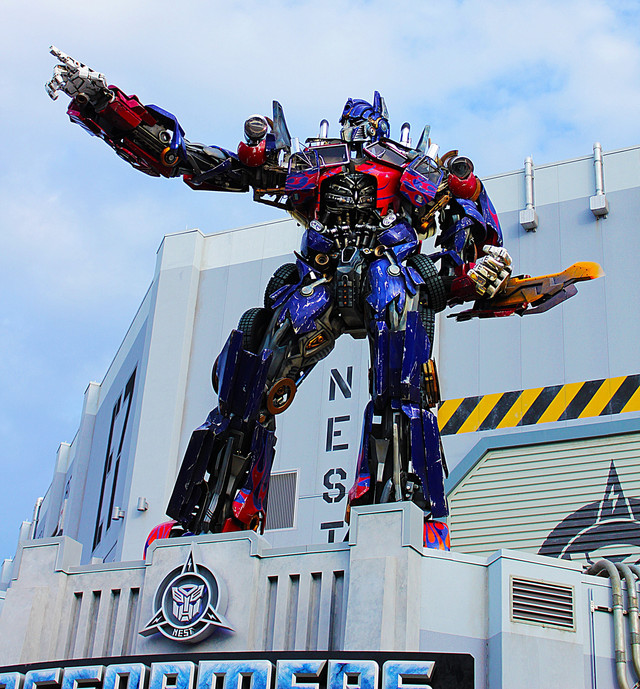Karakter ikonik dari Transformers, yaitu Optimus Prime. Foto: Pixabay/Nadeem