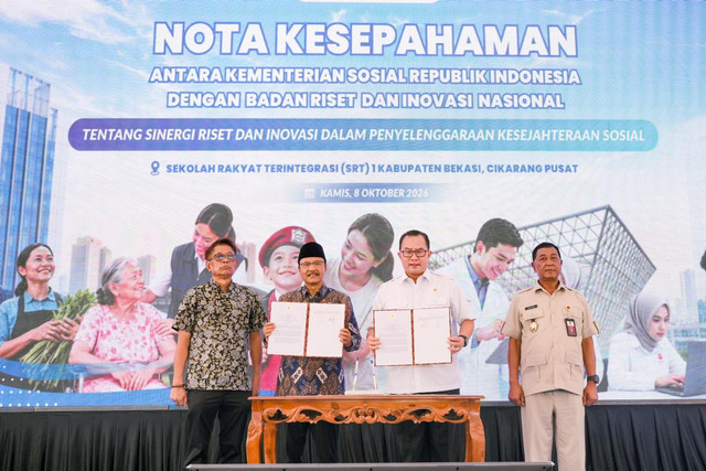 Kemensos dan BRIN teken MoU untuk hadirkan riset dan inovasi guna perkuat tata kelola serta pembelajaran siswa di Sekolah Rakyat Terintegrasi (SRT) 1 Kabupaten Bekasi, Kamis (8/10/2026). Foto: Kemensos RI