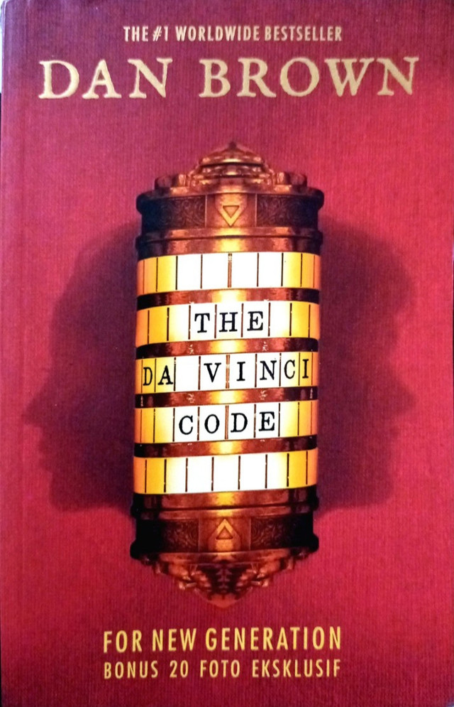 Cover Novel 'The Da Vinci Code: For New Generation' karya Dan Brown edisi terjemahan Indonesia cetakan 2017. Foto: Dokumentasi Pribadi