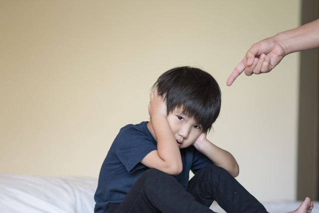 Ilustrasi kekerasan pada anak. Foto: Angkana Sae-Yang/Shutterstock