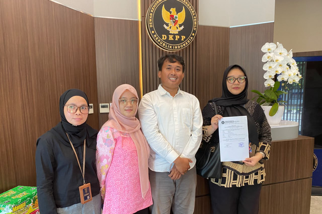 Themis Indonesia melaporkan KPU dan Bawaslu ke DKPP, Jumat (9/10/2026). Foto: Dok. Istimewa